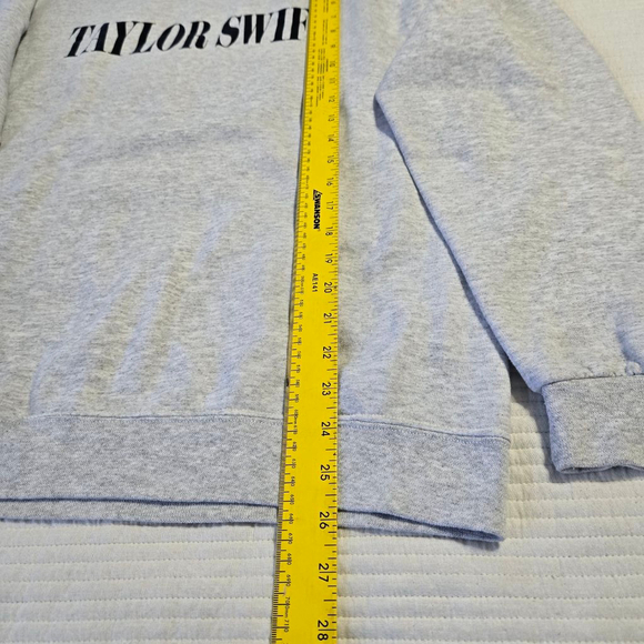 Women's Jerzees Heather Gray Taylor Swift Eras Tour Sweatshirt M - Picture 3 of 10